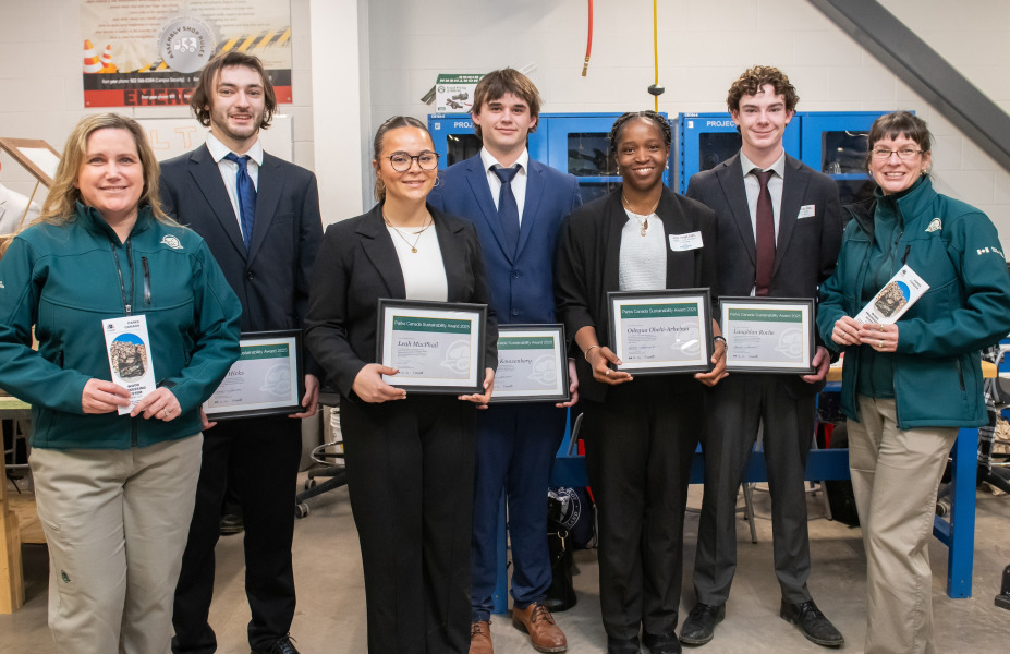 Jennifer Stewart, Parks Canada; students John (Jack) Hicks, Leah MacPhail, Jack Kouwenberg, Odegua Obehi-Arhebun, Laughlan Roche; and Stacey Evans, Parks Canada